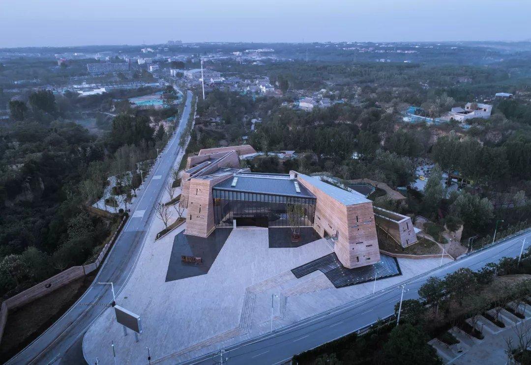 南京足球小镇最新动态，世界级足球产业新地标建设进展揭秘