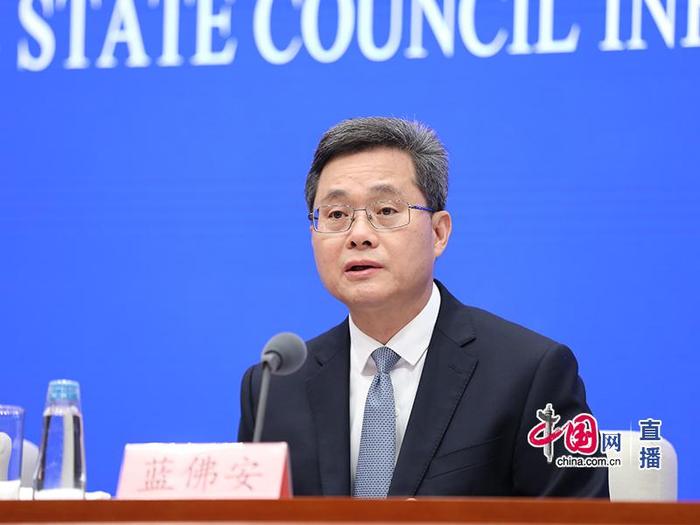 财政部确认，仍有较大举债和赤字空间可运用