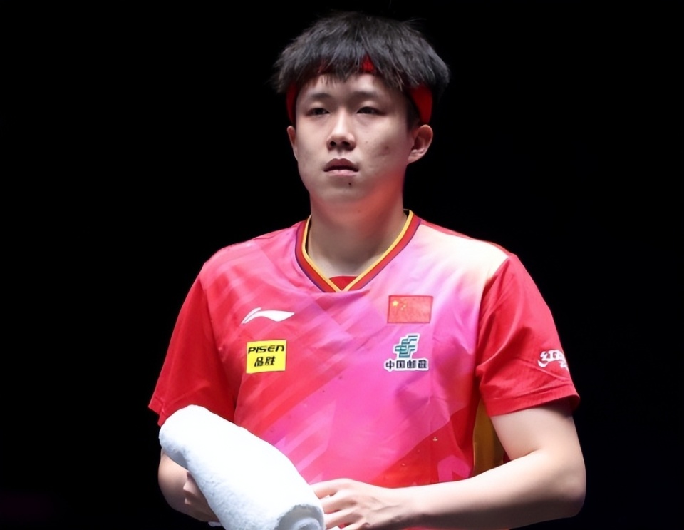 王楚钦完美晋级32强，以3比0战胜塔希尔