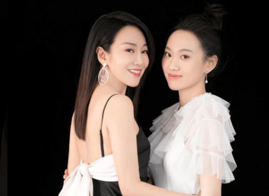 闫妮的最新动态更新