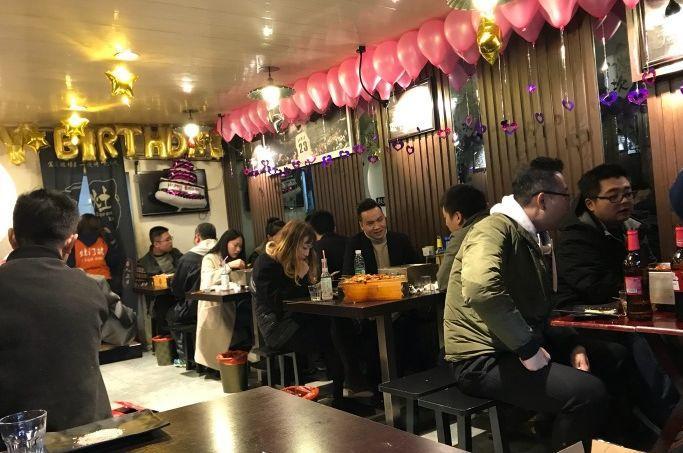 小红书分享，香肠派对最新版狂欢派对，不容错过的游戏盛宴！