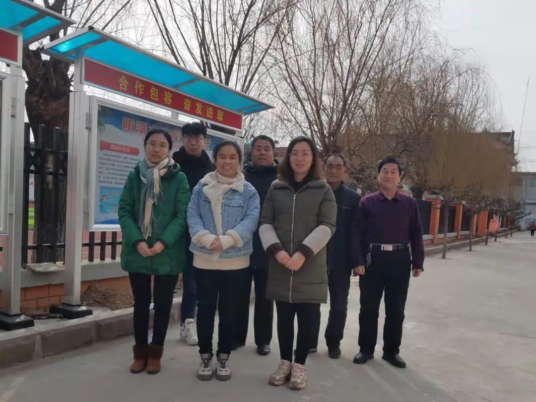 最新手机屏幕价格，探索与友情交织的奇妙旅程