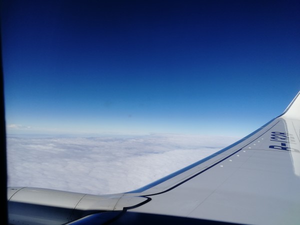 最新经济制度下的心灵之旅，探寻美景与内心宁静的交融