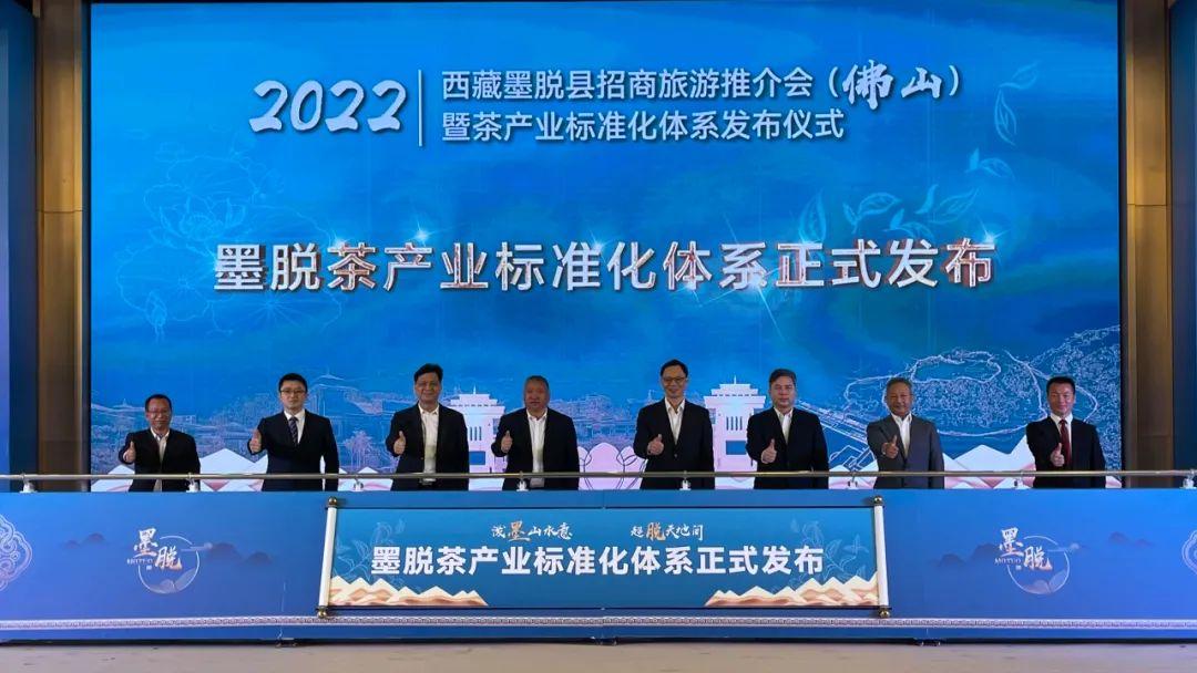油价调整新篇章，启程于曙光中的自信与成就感，油价新篇章揭秘！