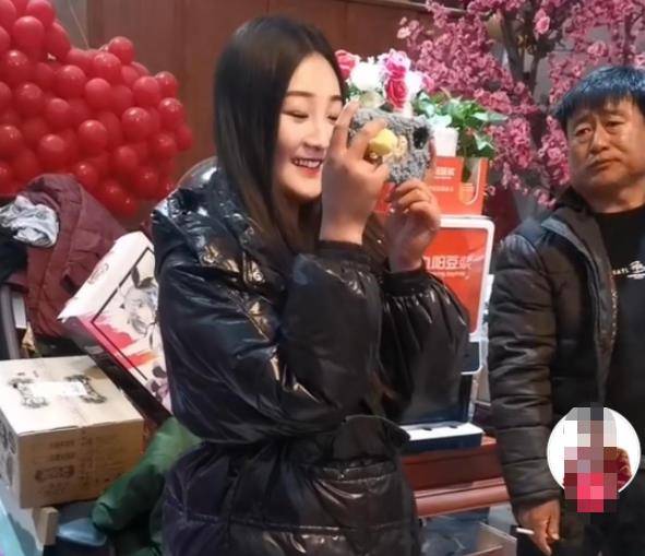 大衣哥媳妇的最新动态视频公开