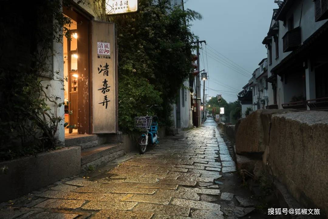 深圳中英街探秘，巷弄中的隐藏美食瑰宝