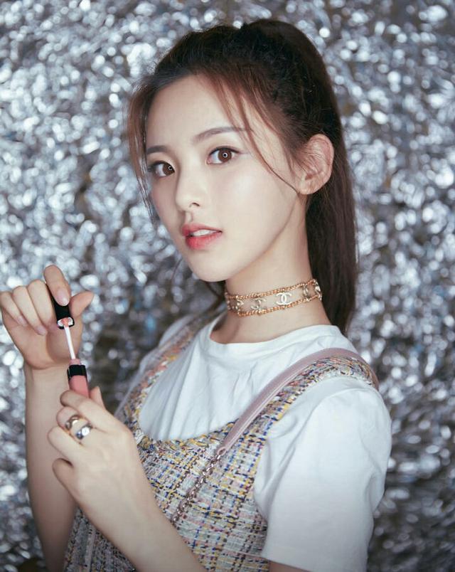 杨超越最新图片
