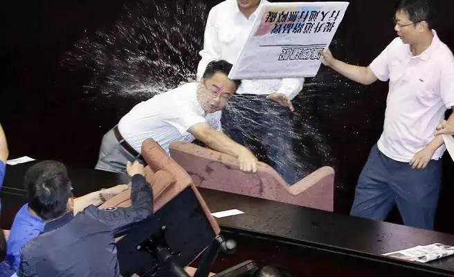 台湾立法院最新动态，影响与观点分析