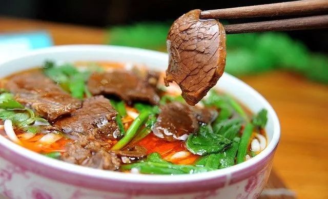 全国猪价最新行情及小巷美食秘境探索揭秘