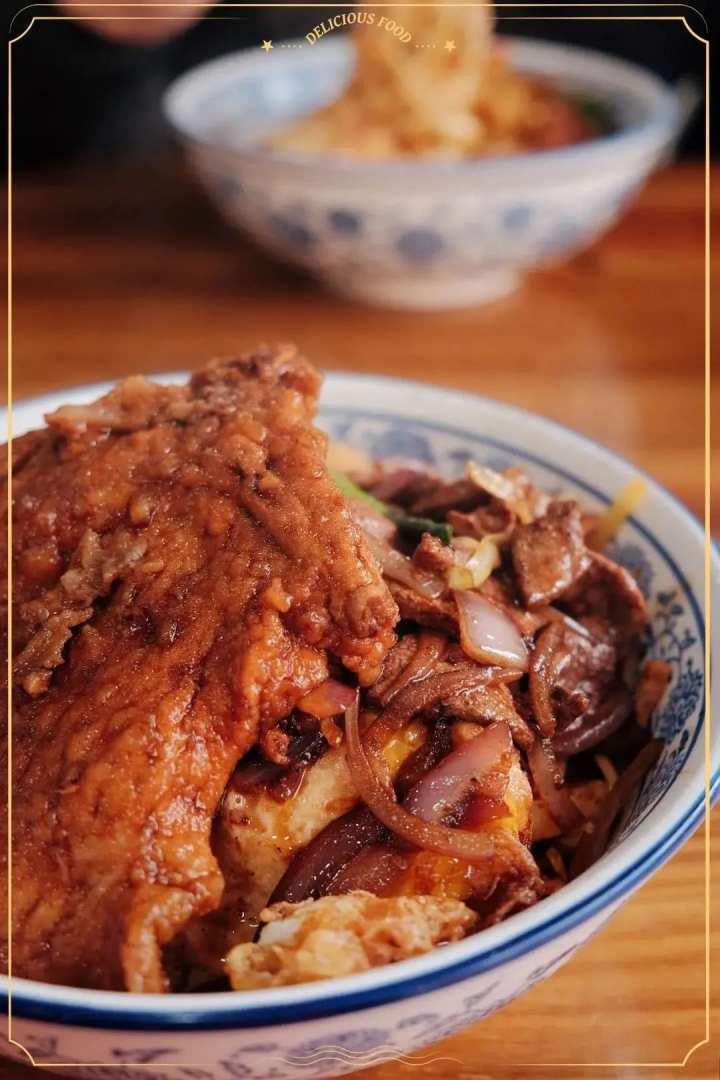 美国大选最新报道与巷弄深处的独特小店探秘