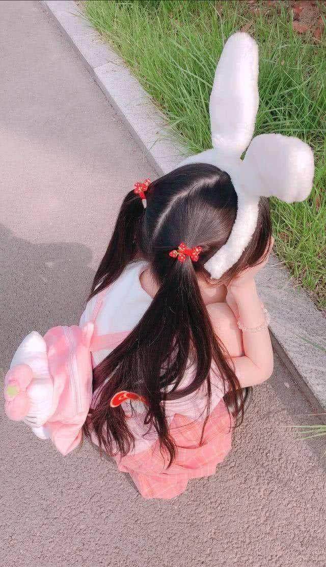 网络热潮揭秘，最新萝莉抬棺现象深度解析