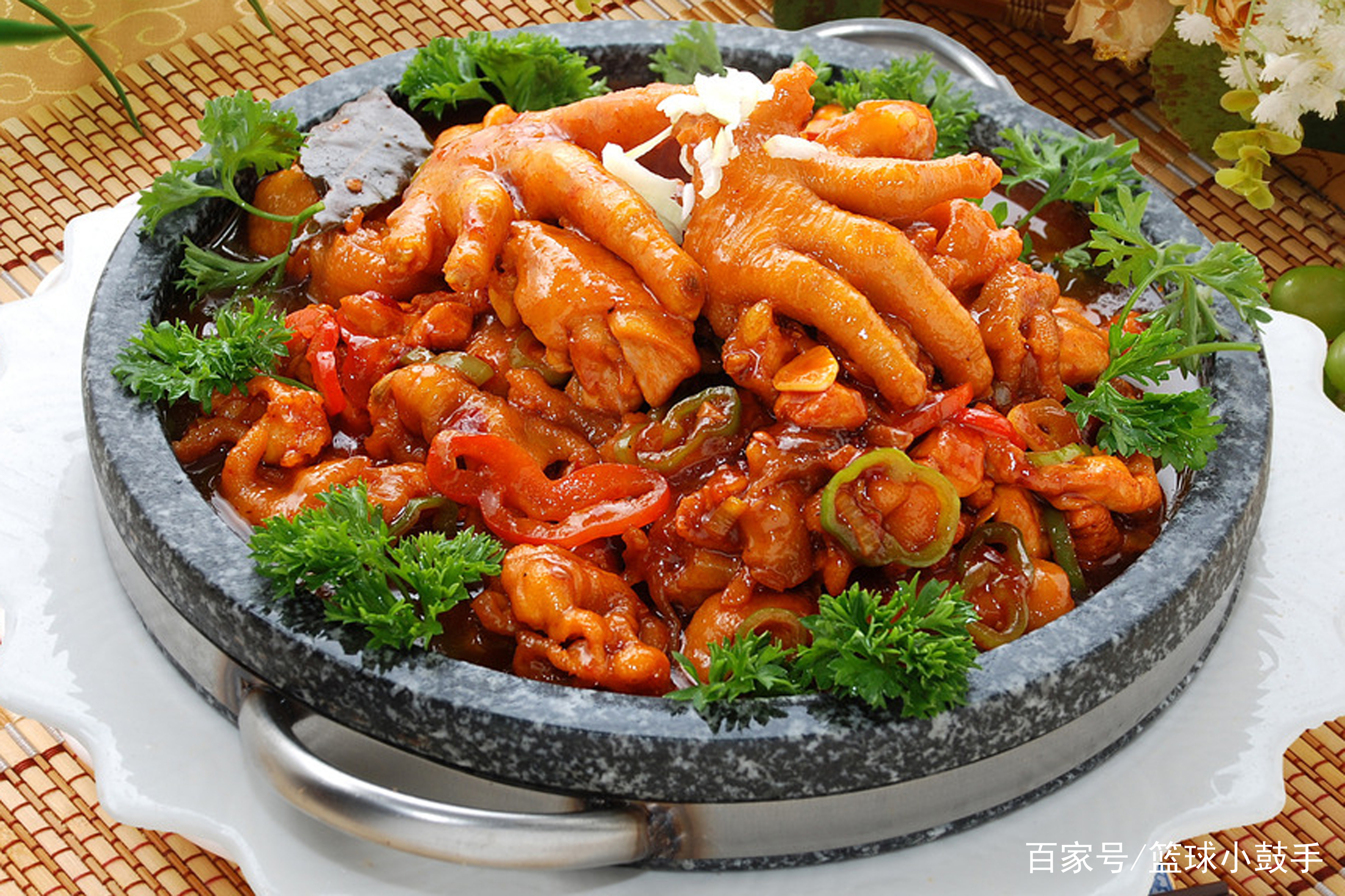 探索独特风味，石板新菜品的美食之旅体验
