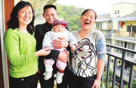 科技奇迹再现，50岁女子二胎梦圆，重塑家庭幸福时光！