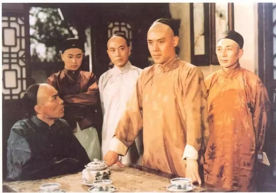 广州天文爱好者捕获罕见彗星影像，闪耀星空，一瞥定格永恒之美