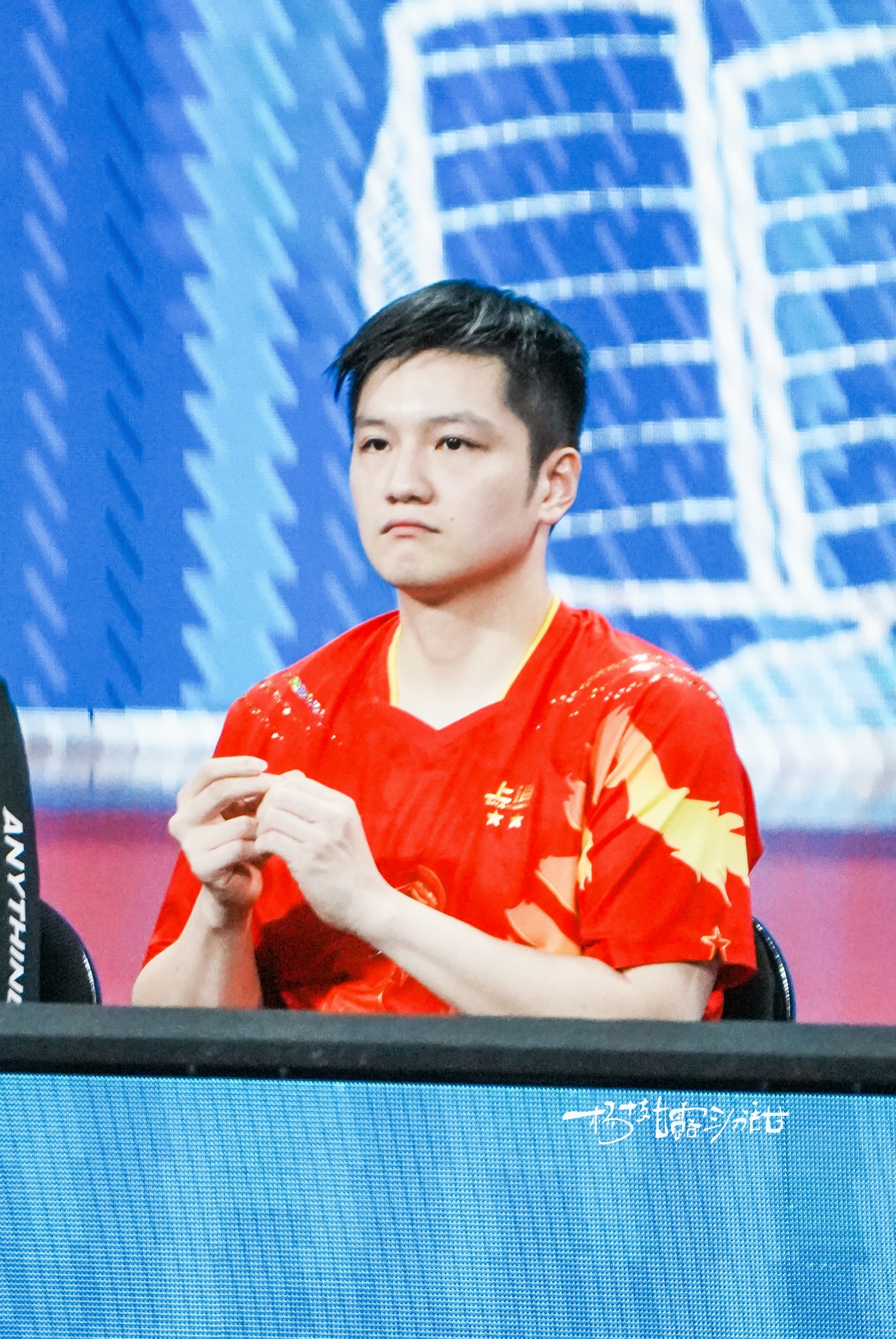 樊振东抵达鄂尔多斯备战全国乒乓球锦标赛