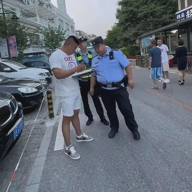 警方回应风波事件，与自然美景邂逅的宁静之旅中的女子遭遇争议调查