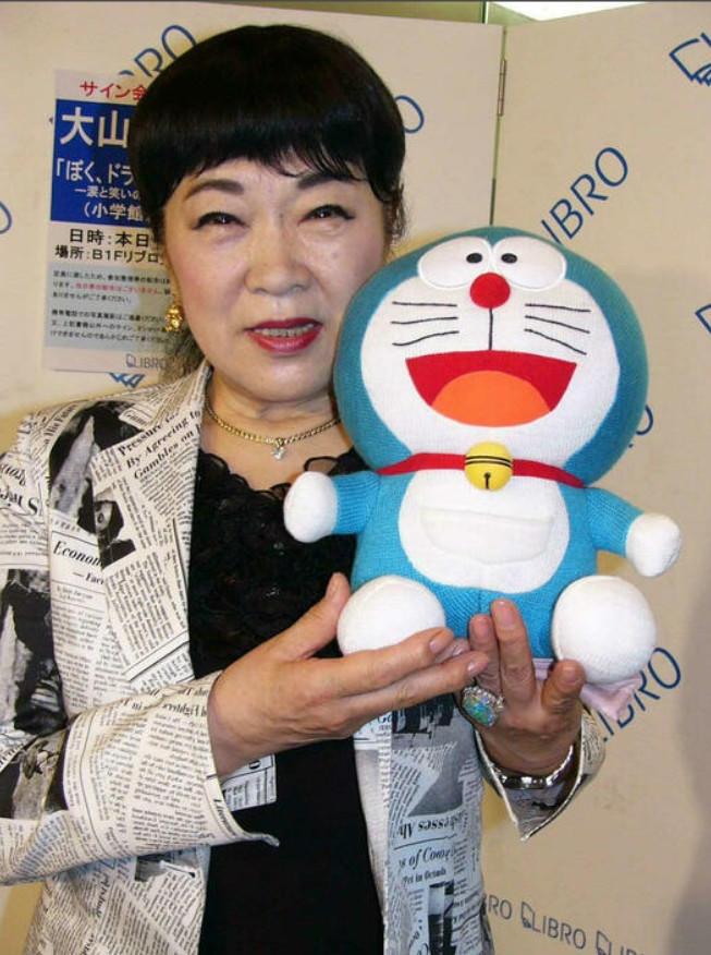 哆啦A梦声优大山羡代逝世，缅怀与纪念的步骤指南