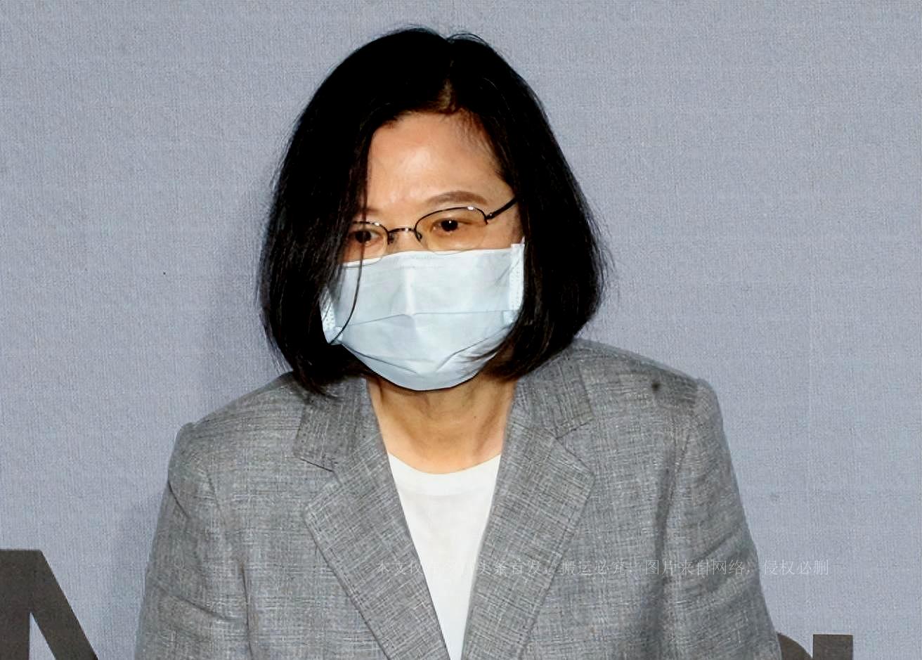 美总统选战进入最后的疯狂，变化与自信的较量激荡人心时刻