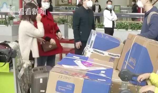 探寻自然美景的旅行团与电脑病毒揭秘的对比之旅