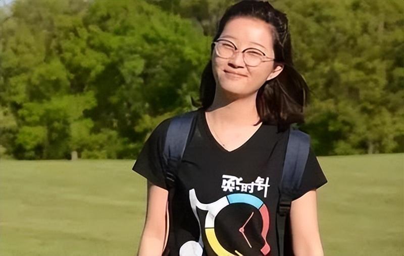 章莹颖最新消息，逆境中的光芒，照亮励志之路，展现坚定信念的力量。