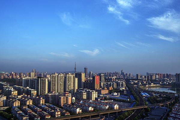 青岛楼市最新动态，城市繁华中的居住新篇章🏠🌆